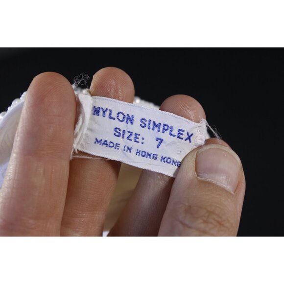 Vintage white beaded short gloves size 7, vintage wedding bridal gloves Nylon - Picture 9 of 9